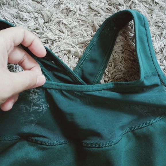 Old Navy Sports Bra - Picture 4 of 10